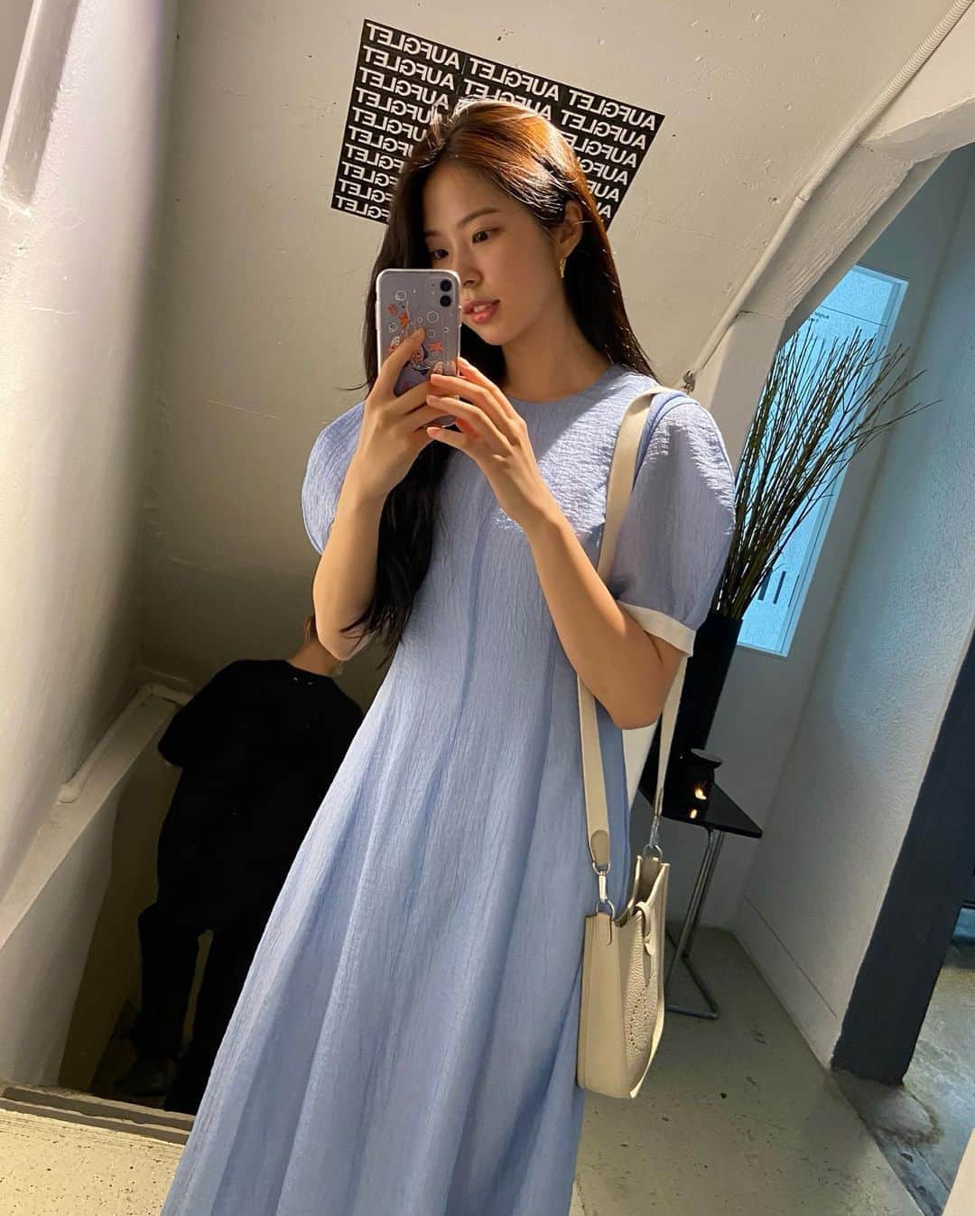 ソ・ウンスのインスタグラム：「☁️🤍🦋」
