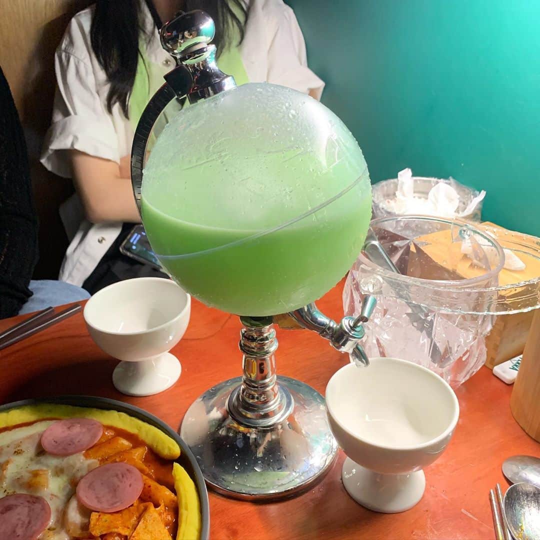 ウィ・ソンヒさんのインスタグラム写真 - (ウィ・ソンヒInstagram)「나도서면 핫플 #지구상사 갔다왔다🌎 술 마시러 갔다가 안주 너무 맛있어서 푸파하고 나온,, 분위기도 좋고 가성비 갑 ㅜ 자주 가야지💛❤️」7月4日 21時19分 - _seong_hee