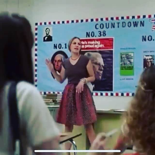 ミシェル・ブランチのインスタグラム：「Just a reminder kids ✌️✌🏻✌🏼✌🏽✌🏾✌🏿😷」