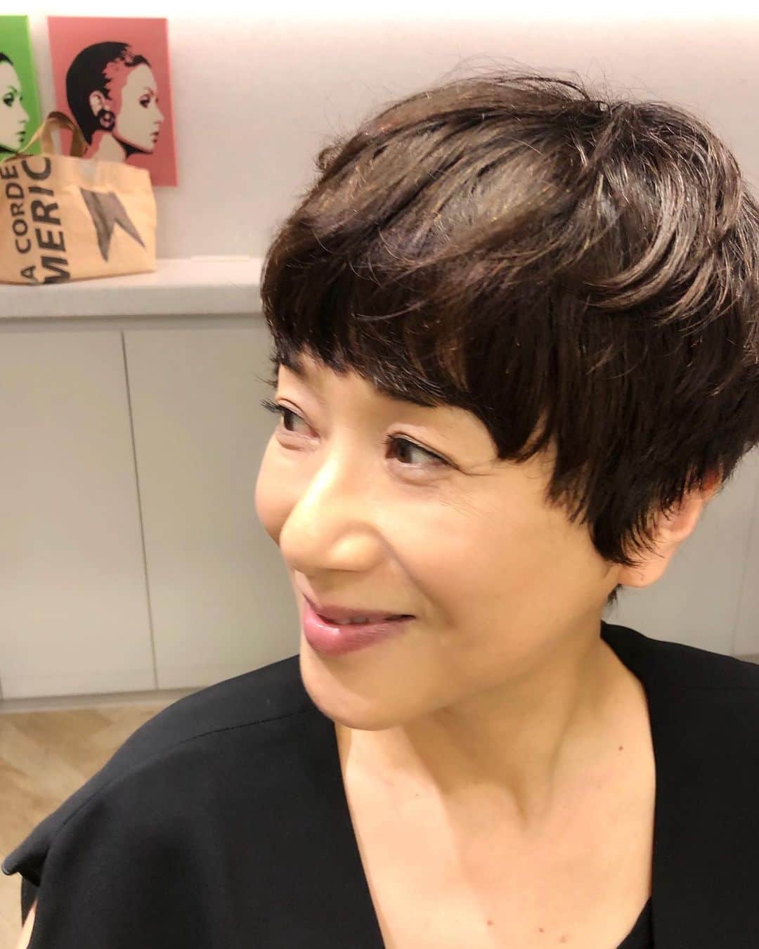黒田知永子さんのインスタグラム写真 黒田知永子instagram ヘアースタイル カットに行ってきました 仕上げは新しいエピキュリアン グロス パフューム I を 素晴らしい薔薇の香り Twiggy 松浦美穂 さん Twiggy Miho エピキュリアングロスアンド
