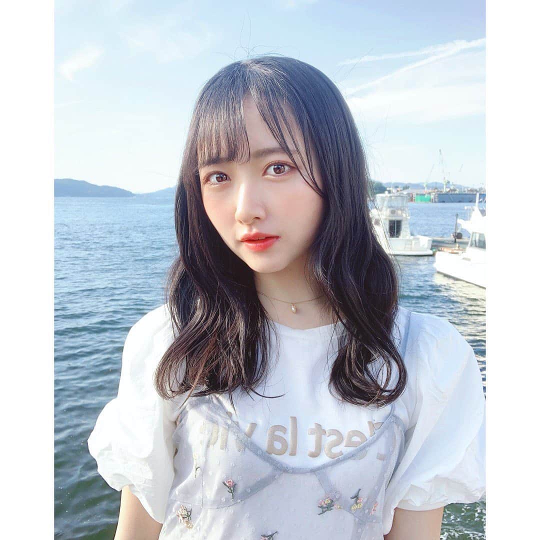 のインスタグラム：「． ピンク系のお化粧が多かったけど、最近ちょっとオレンジ系にハマってます🍊 #ootd #ootdfashion #dazzlin #オレンジメイク #STU48 #石田千穂」
