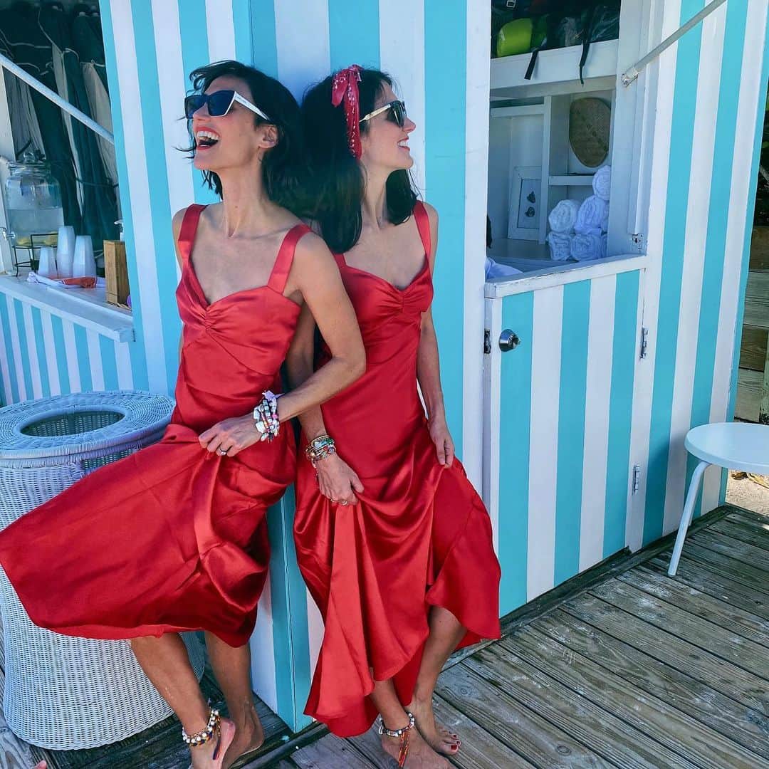 ダニジョーのインスタグラム：「Wishing you and yours a very happy, healthy 4th of July with lots of pie! Xx, D+J 🇺🇸」
