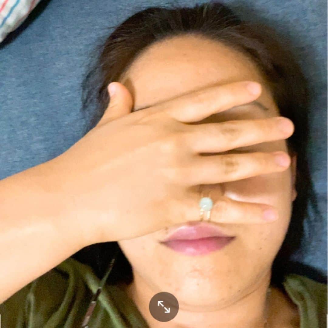 山田しょうこさんのインスタグラム写真 - (山田しょうこInstagram)「・ ムーンストーン風ピンキーリング💎 ムーンストーンは感情を鎮めて浄化してくれるパワーストーンなので 常に切れてるしょうこにぴったりです 素材全部100キンで材料費120円✌️ #レジン  #レジンアクセサリー  #100円ショップ #3枚目の自撮りあいみょん風 #あいみょん #しょこみょん」7月4日 22時00分 - shokokrake0611