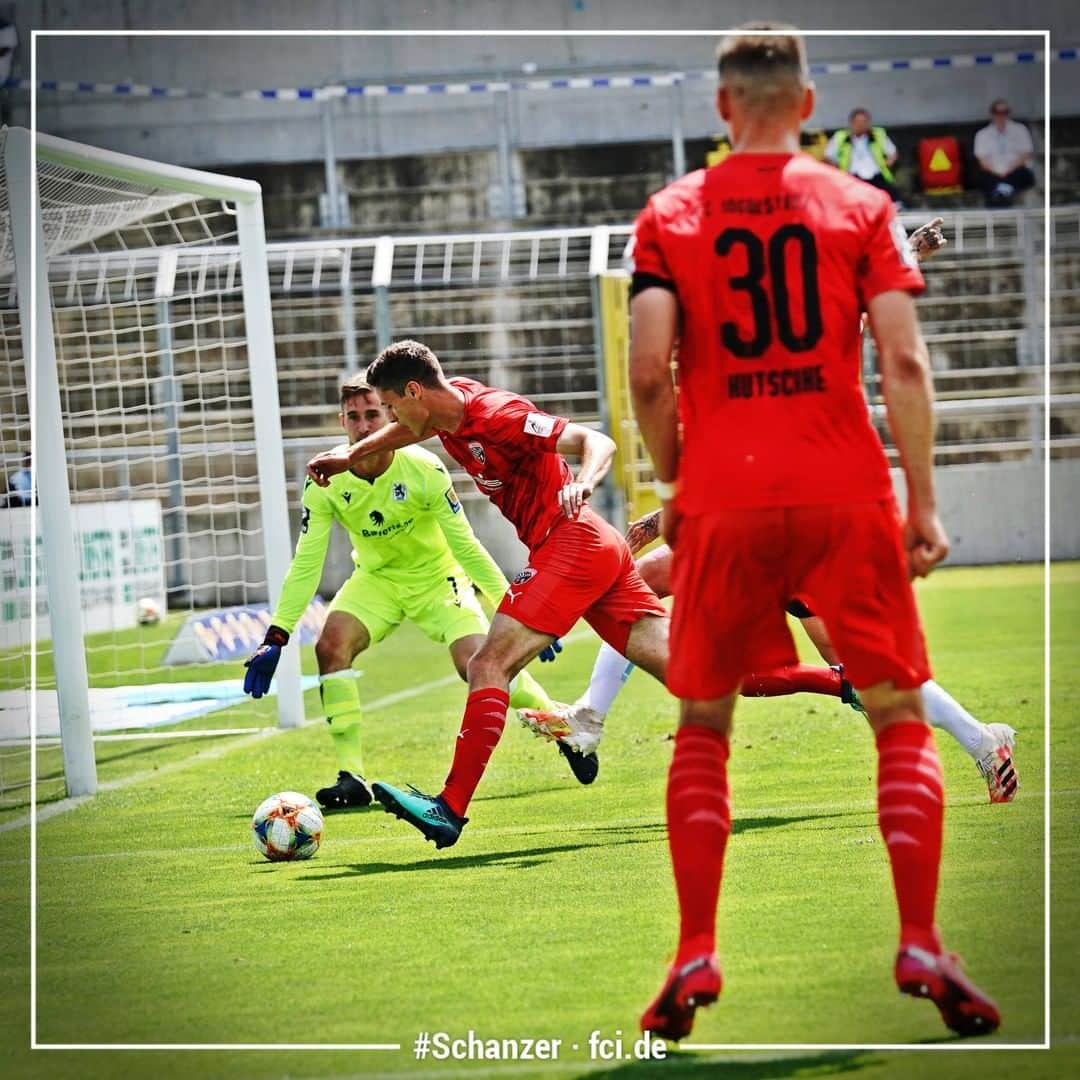 FCインゴルシュタット04さんのインスタグラム写真 - (FCインゴルシュタット04Instagram)「#Schanzer Chancenplus, Latte auf beiden Seiten & unser Captain musste verletzt vom Feld 😳🤯💥 Richtig was los hier in München, doch die verdiente Führung wollte (noch) nicht fallen. IMMER WEITER‼️🖤❤️ . . #schanzerdassindwir #Schanzerfürimmer #Ingolstadt #FCI #FCIngolstadt #soccer #fussball #football #3liga #fu3ball #zeigtsuns #gemeinsam #zusammen #miteinander #dahoam #TSV1860München #Sechzig #Löwen #Grünwalder #1860München #immerweiter #zamhoidn #Auswärts #Auswärtsfahrt #support #Team #Saisonfinale #LetzterSpieltag」7月4日 22時00分 - dieschanzer