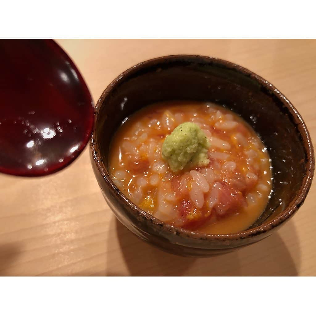 水戸悠夏子さんのインスタグラム写真 - (水戸悠夏子Instagram)「それにしても、念願の登喜和さんが最高過ぎました。写真はほんの一部。全てが楽しくて、全てが美味しく、美しかった・・・。（語彙力）食べ物の写真をこんなに穴が開く程眺めて、思いを馳せたことが今まであっただろうか・・・。あれから毎日見ています、また今すぐにでも行きたい。涙 #登喜和#鮨登喜和#鮨」7月4日 22時00分 - mitoyukako