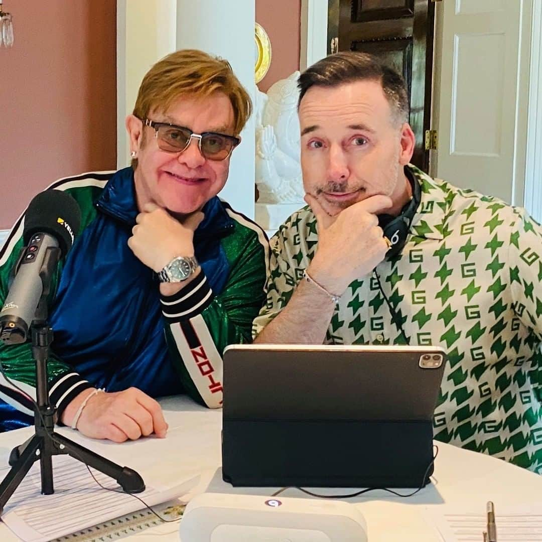 エルトン・ジョンさんのインスタグラム写真 - (エルトン・ジョンInstagram)「I have a very special guest on my #RocketHour show today - my husband! @davidfurnish has wanted to come on the show for a while and came up with the great idea of sharing his favourite electronic music, so tune in to hear music from @kraftwerkofficial, @officialdonnasummer, @depechemode, @petshopboys, @daftpunk and more! 🚀  Listen live at 9am LA / 12pm NY / 5pm UK on @beats1official」7月4日 22時05分 - eltonjohn