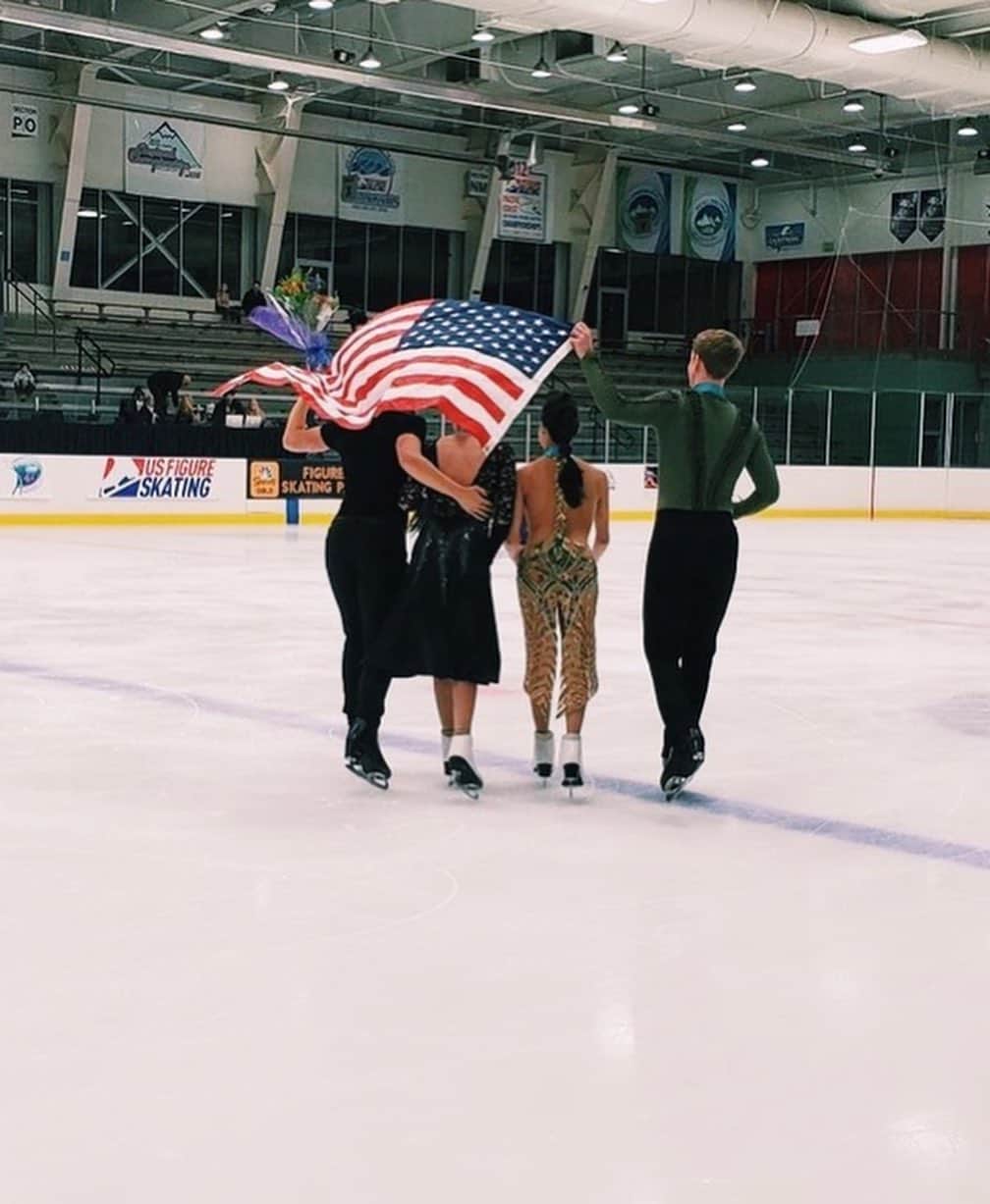 クリスティーナ・カレイラさんのインスタグラム写真 - (クリスティーナ・カレイラInstagram)「Happy 4th!🥳🎉🇺🇸 Proud to represent team USA #4thofjuly #teamusa #usa🇺🇸 #figureskating #icedance」7月4日 22時27分 - christinacarreira