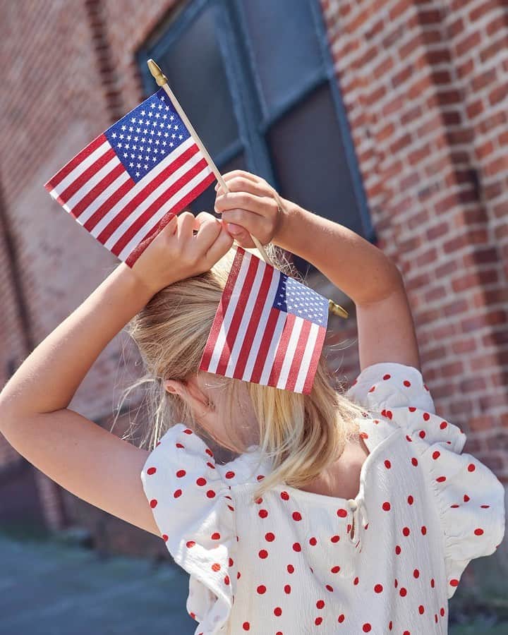 Saks Fifth Avenueのインスタグラム：「Here's to red, white and blue, anyway you wear 'em. Happy Fourth of July, everyone.」