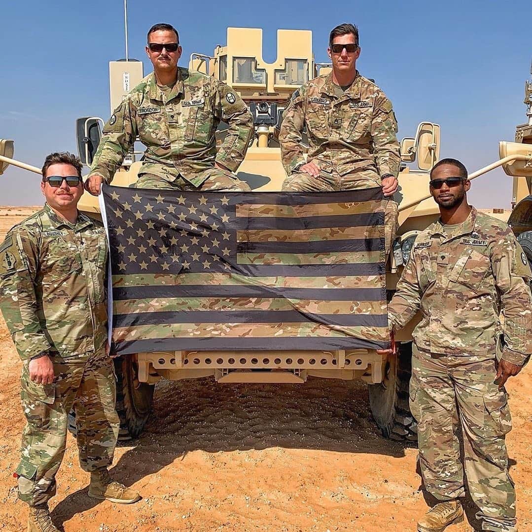 のインスタグラム：「As we celebrate our Independence Day we would like to take a moment to thank and honor those who fight so courageously to defend our freedom.  Happy 4th of July! 🇺🇸  #RothcoRegram 📸: @tactically_average」