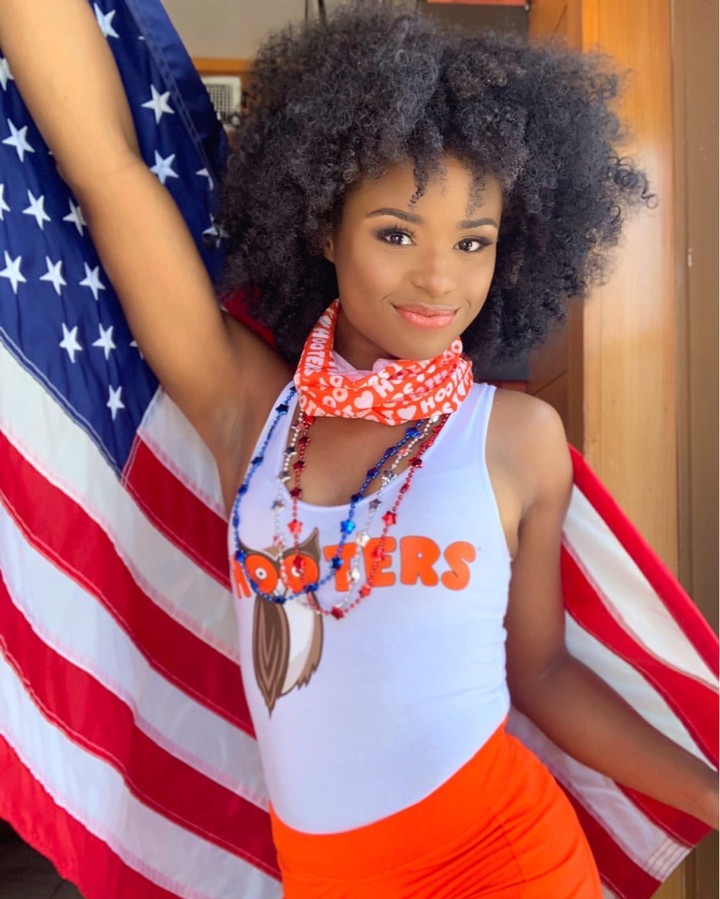 Hootersさんのインスタグラム写真 - (HootersInstagram)「Happy 4th of July! 🇺🇸 Stay safe. Drink up. And let freedom wing.」7月4日 23時05分 - hooters