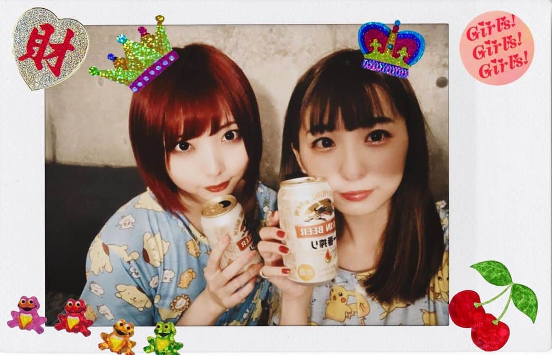 福田花音さんのインスタグラム写真 - (福田花音Instagram)「2日間に渡る カレンちゃんとの宅飲み企画🍻 如何でしたか〜？◎ 見てない方は今すぐ見て❤️ . ああ見えても記憶があまりないのでヒヤヒヤしながらの映像チェックでしたが好評で良かったです🤭❣️ . カメラを切った後もずっと 入り込んだ話をして え、カメラ止めたよね？！というくだりを何度もやるほど酔っ払っていましたが めちゃくちゃたのしかった〜 . 早く通常の生活が戻って次は外ではしご酒ロケできたらいいなぁ . 個人的には昨日の前編始まりと今日の後編終わり時で 2人の距離感がかなり縮まっているのがツボでした✊ . カレンちゃんまた飲みましょう . アイドルだって酒を飲む🍻！ 正しい飲み方をしてルールさえ守ればお酒は最高です🌟 . さ、今夜もストロングいってきまーーーす！！！！！」7月4日 23時16分 - kanon_fukuda