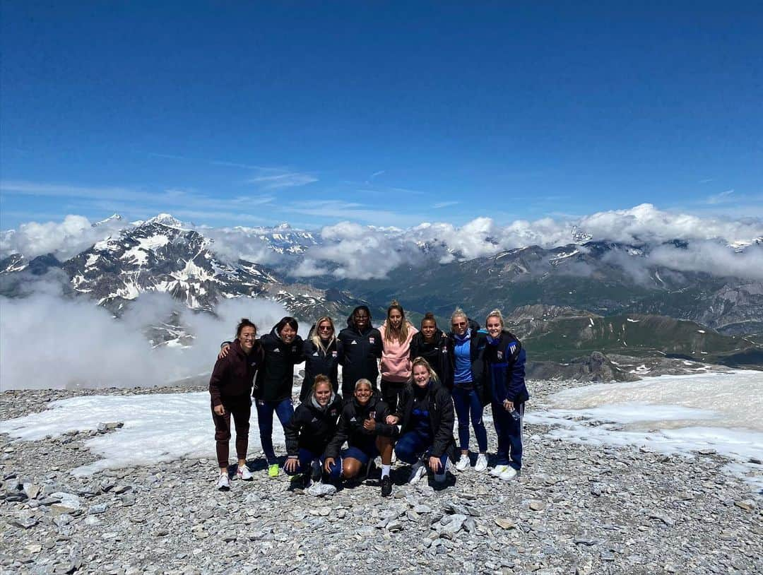 熊谷紗希さんのインスタグラム写真 - (熊谷紗希Instagram)「Perfect Day Off à Tignes🗻avec mes copines internationales🇫🇷🏴󠁧󠁢󠁥󠁮󠁧󠁿🇳🇱🇧🇪🇨🇦🇪🇸🇫🇮🇦🇺🇯🇵❤️ みんなで山登りして最高のオフでした🗻 #合宿中のオフ#外国あるある#リフレッシュ また明日から⚽️頑張ります💪🏻」7月4日 23時25分 - kumagai1017