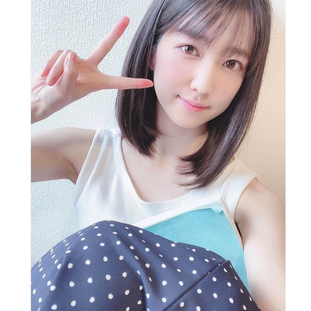 佐藤あかりのインスタグラム：「. . レッスン終わりにこんばんは〜🌝 久しぶりに、お仕事で撮って下さったオフショット達のせます〜📸 . コロナの影響で、告知が遅くなると思いますが楽しみにしていて下さい✌︎ . . はやく落ち着くといいなぁ😔 皆さんもお気をつけてお過ごし下さい😔 . . あっちー！！！ . . #撮影　#レッスン　#オフショット　#浴衣　#photo #girl #これから夜食だぜ　#🤤」