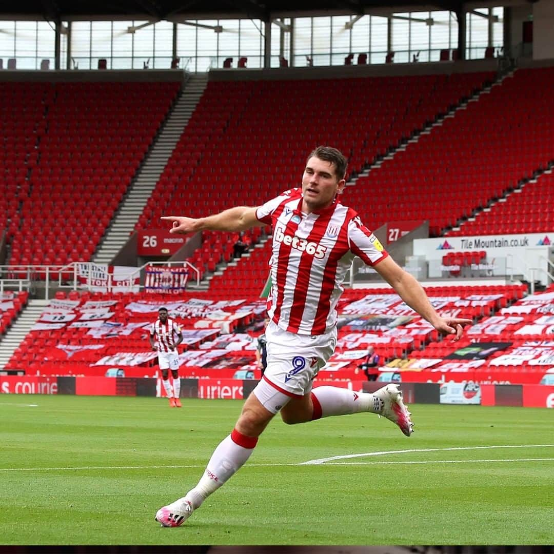 ストーク・シティFCさんのインスタグラム写真 - (ストーク・シティFCInstagram)「The dream start! Vokes' and Campbell's early strikes see us two goals to the good! #SCFC 🔴⚪️」7月4日 23時30分 - stokecity