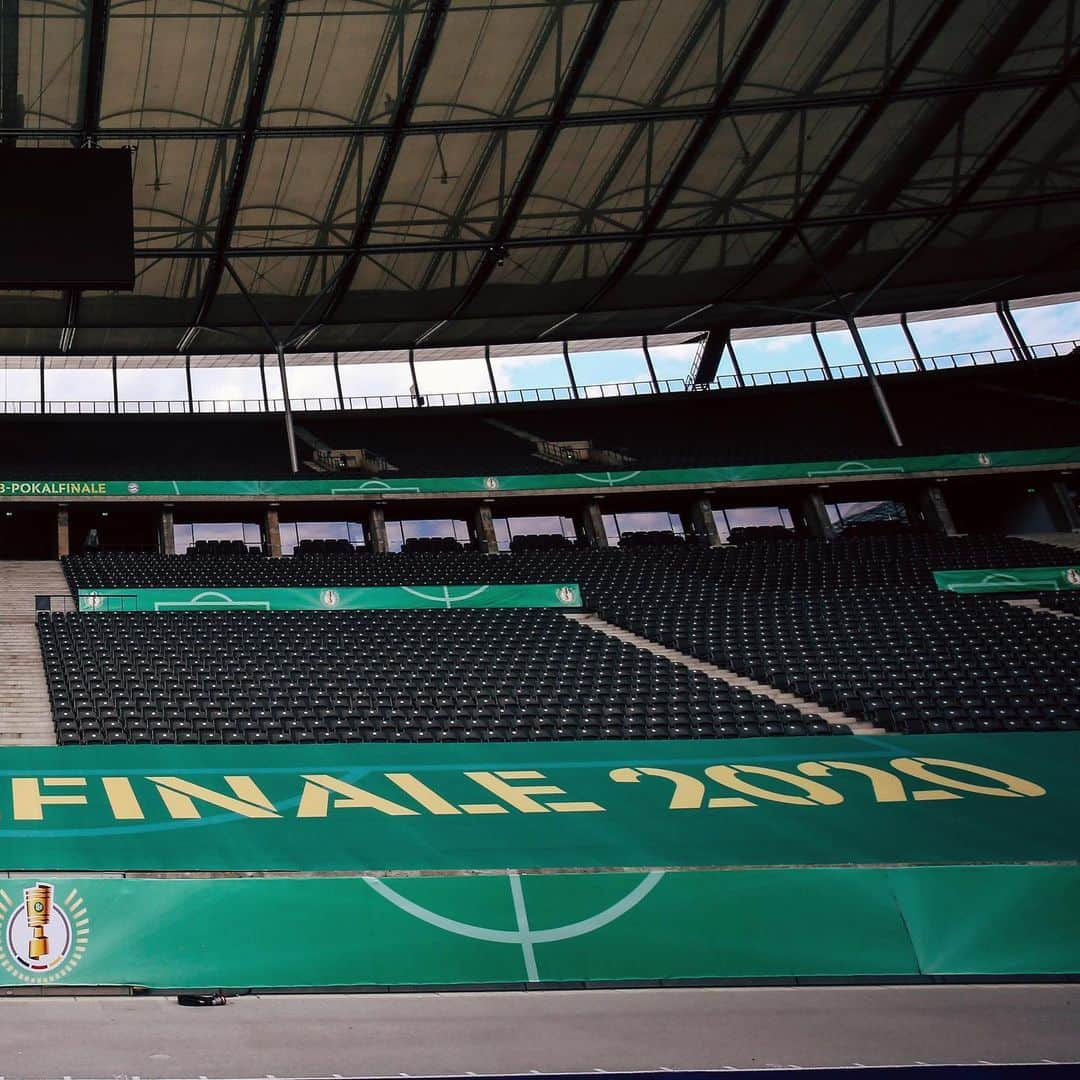 バイエル・レバークーゼンさんのインスタグラム写真 - (バイエル・レバークーゼンInstagram)「📍 #B04RLIN, Olympiastadion 👀 #DFBPokal #B04FCB」7月4日 23時30分 - bayer04fussball