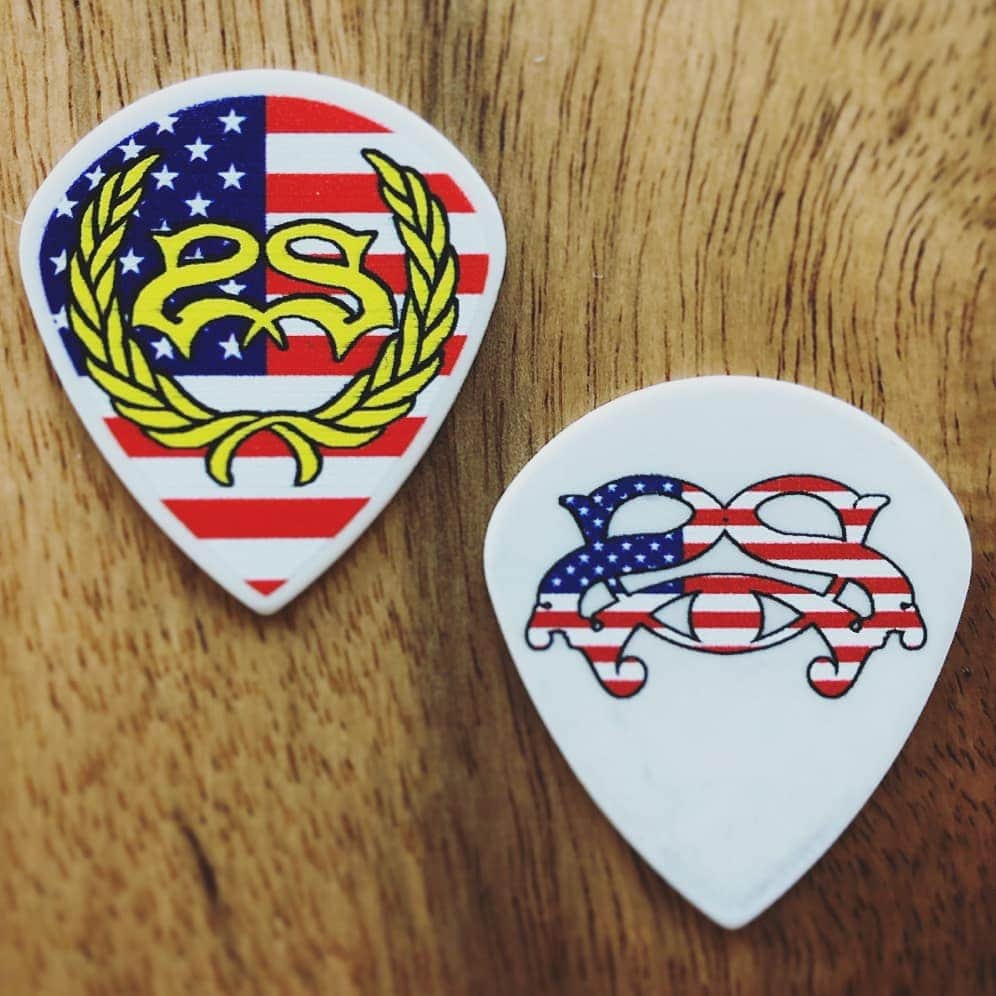 Stone Sourのインスタグラム：「Happy Independence Day, be safe out there this weekend!」