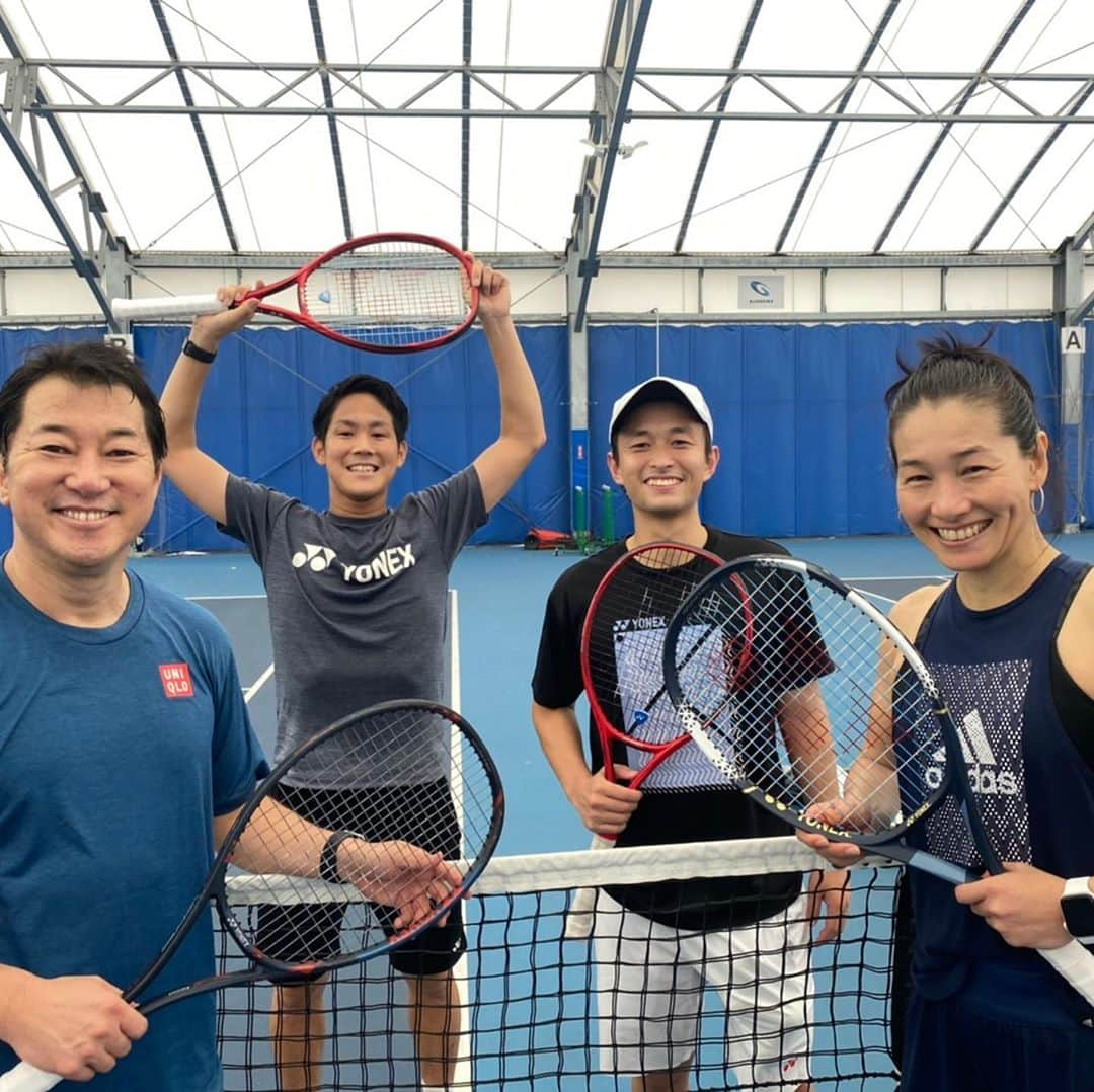 伊達公子さんのインスタグラム写真 - (伊達公子Instagram)「プライベートでのテニス🎾 テニス仲間でのテニスは楽しすぎた-！体は動かない、ミスは多い、反応はできない、走れないなど続きで笑いすぎた！ 週1テニスを目指します！ #伊達公子 #kimikodate #テニス #テニスプレイヤー #テニスプレーヤー #tennis #tennisplayer #instatennis #楽しくテニス #スポル品川大井町 #週1テニス」7月4日 23時37分 - kimiko.date