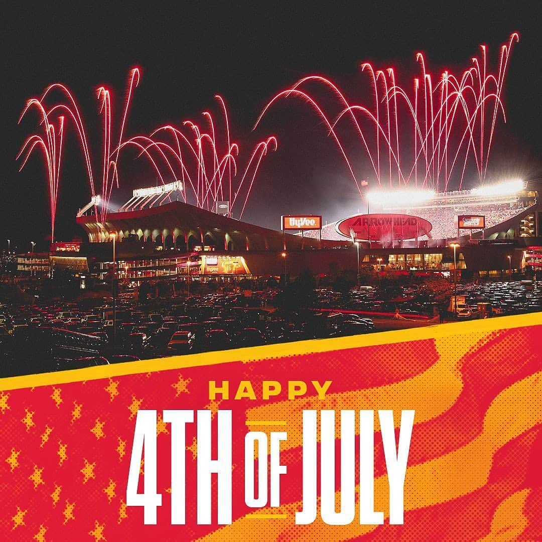 NFLさんのインスタグラム写真 - (NFLInstagram)「Happy Fourth of July from the NFL Family.」7月5日 0時15分 - nfl