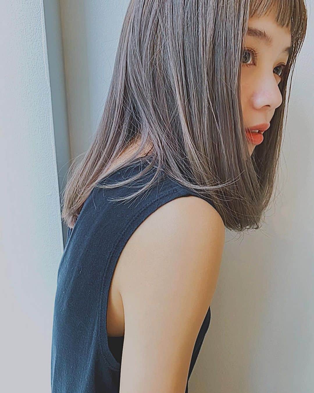 福地夏未さんのインスタグラム写真 - (福地夏未Instagram)「🌿 色加工するとうっすらと入れてくれた パープルがすごくきれいに見える🍇 落ちてきたあともすごいたのしみ！ _ #hair #haircolor #pinkcolor #purplecolor #オン眉 #オン眉バング #まつ育 #伸びてる」7月5日 0時16分 - natsuminmin19
