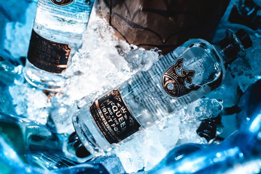 ウィズ・カリファのインスタグラム：「Enjoy some @mcqueenvioletfog」