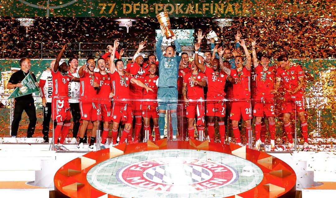ティアゴ・アルカンタラのインスタグラム：「TEAM 🤩 Pokal CHAMPIONS!!!! 🎉🏆 #MiaSanMia」