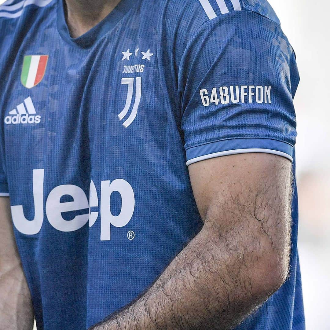 ユヴェントスFCさんのインスタグラム写真 - (ユヴェントスFCInstagram)「Special edition for a special day! 🔥💙  The #648UFFON shirt available NOW on the Juventus Official Online Store! (link in bio)  #JuveToro #ForzaJuve」7月5日 0時51分 - juventus