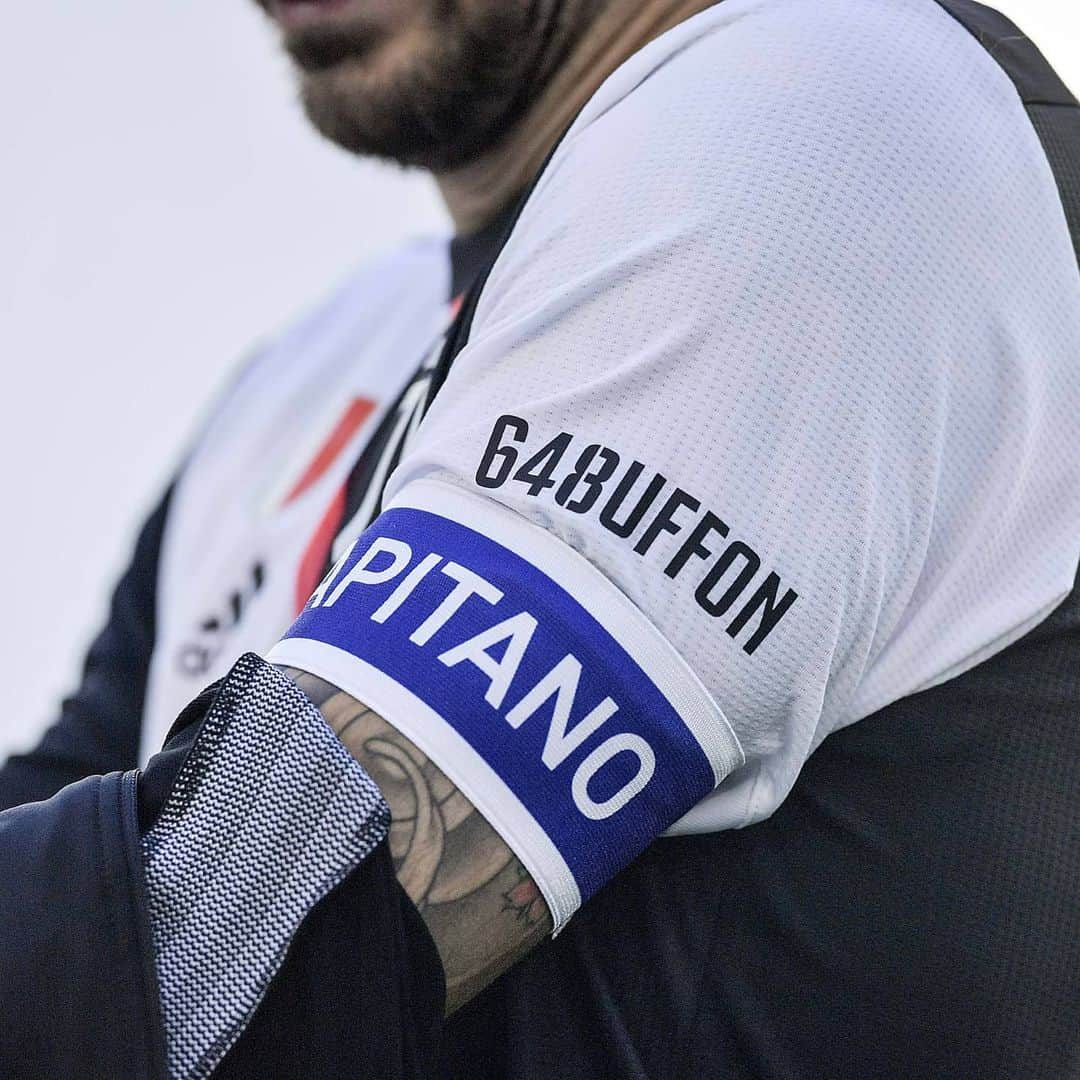 ユヴェントスFCさんのインスタグラム写真 - (ユヴェントスFCInstagram)「Special edition for a special day! 🔥💙  The #648UFFON shirt available NOW on the Juventus Official Online Store! (link in bio)  #JuveToro #ForzaJuve」7月5日 0時51分 - juventus