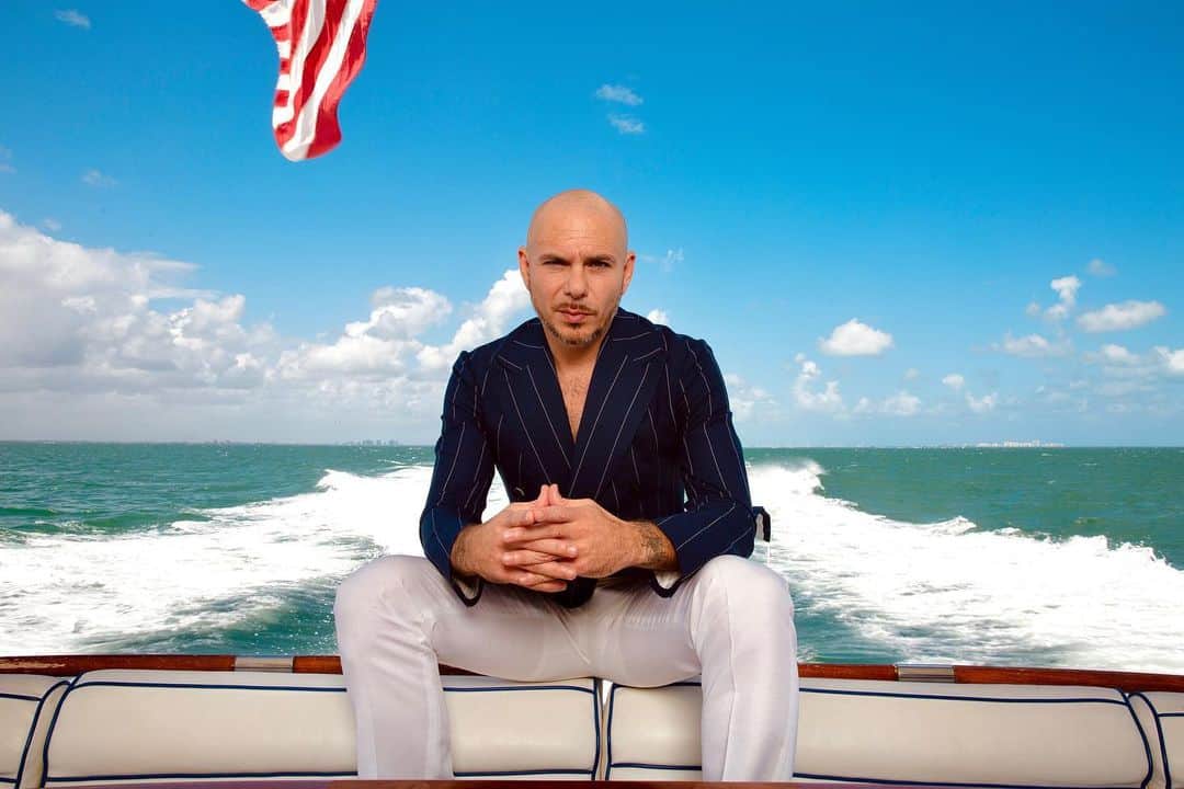 ピットブルのインスタグラム：「Thank you Abuela and Tia for getting my mom out of Cuba through Pedro Pan. ‎It gave me the chance to be born in the USA to enjoy its freedom and create my own destiny - Not bad for a 1st generation Cuban American. You can do the same, buckle up and focus. GOD BLESS AMERICA. #fourthofjuly」