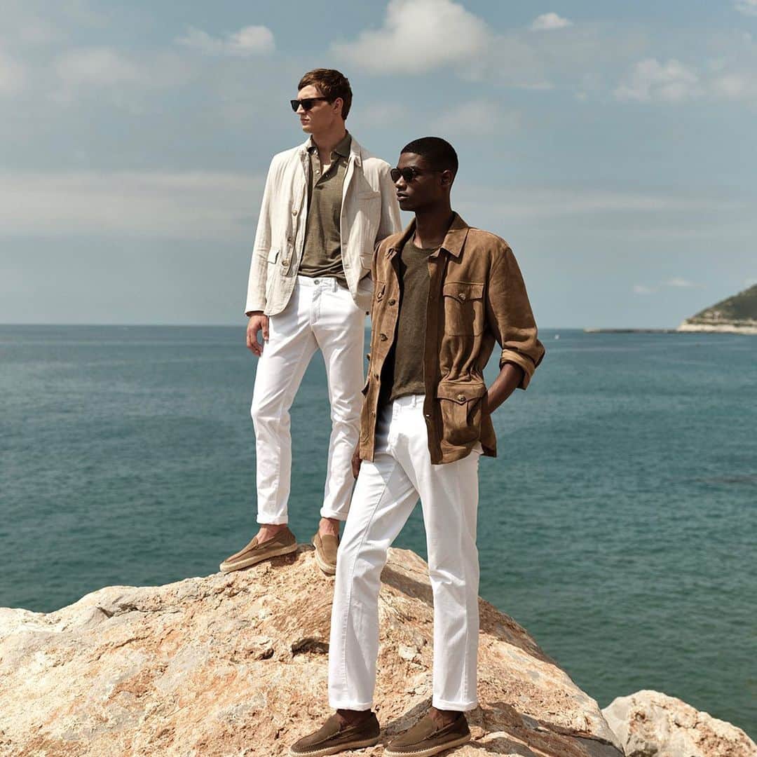 Massimo Duttiさんのインスタグラム写真 - (Massimo DuttiInstagram)「HIGH SUMMER ⎮ In harmony with nature with these summer classics made of cotton, linen and leather. Go to massimodutti.com to discover the selection. Photography @Hunterandgatti Thanks @julianschneyder and @rachide_embalo #MassimoDutti #NewinDutti」7月5日 1時06分 - massimodutti