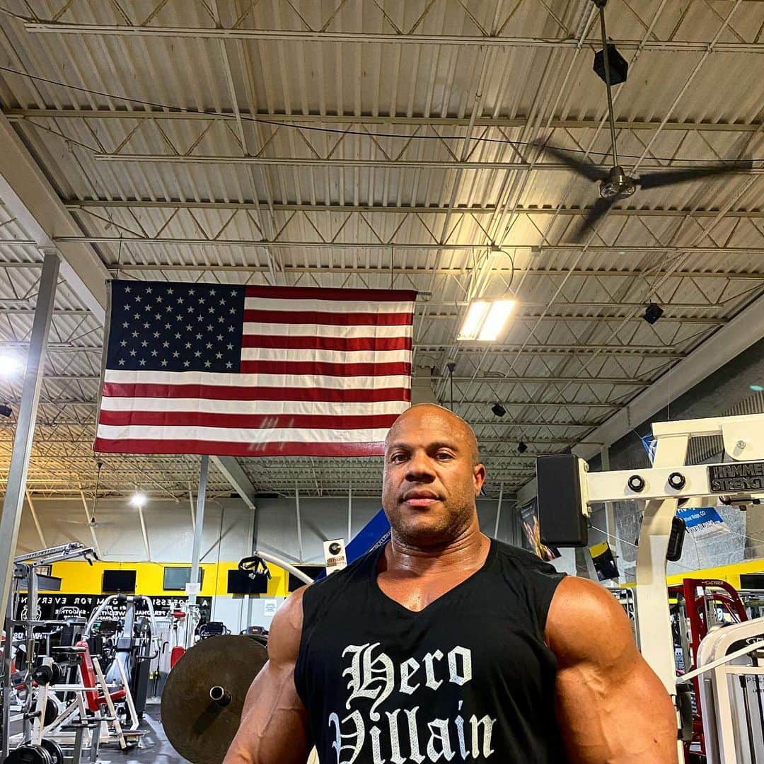 Phil Heathのインスタグラム：「💪🏽🇺🇸 @gifted_athletics #HeroVillain」