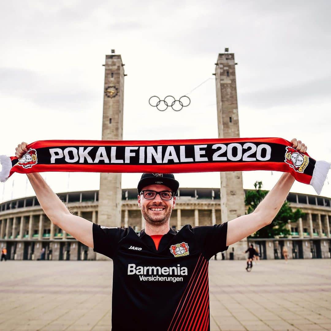 バイエル・レバークーゼンさんのインスタグラム写真 - (バイエル・レバークーゼンInstagram)「@dfb_pokal final is about to begin! Outstanding support in Leverkusen and also in #B04RLIN! 🖤❤️🖤❤️ Sad that you can’t be in Olympiastadion. We miss you! #B04FCB #DFBPokal」7月5日 1時27分 - bayer04fussball
