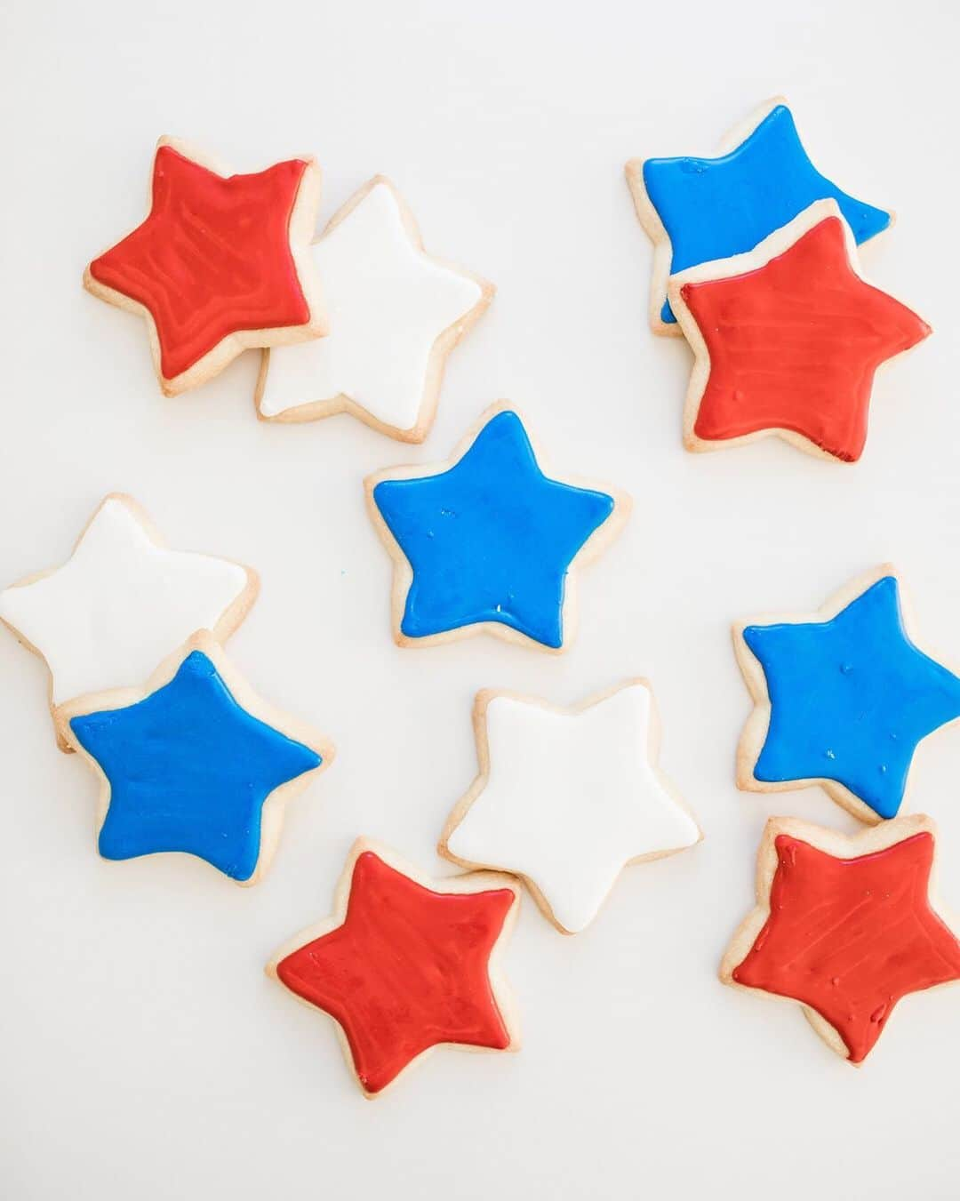 The Little Marketさんのインスタグラム写真 - (The Little MarketInstagram)「We hope everyone is having a safe and healthy long weekend. We’re spending it with these festive star cookies from @homeboyindustries, one of our favorite local nonprofits. ⁣ ⠀⠀⠀⠀⠀⠀⠀⠀⠀⁣ Homeboy Industries empowers individuals who were formerly incarcerated or gang-involved. Every year, they welcome thousands of individuals with access to essential services and an 18-month reentry and employment program. We're proud to partner with them to deliver their freshly baked goods to our Los Angeles community! Link in bio to order.」7月5日 1時30分 - thelittlemarket