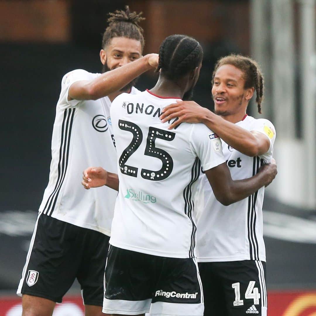 フラムFCさんのインスタグラム写真 - (フラムFCInstagram)「Vɪᴄᴛᴏʀʏ sᴍɪʟᴇs! 😁 #FFC」7月5日 1時32分 ...