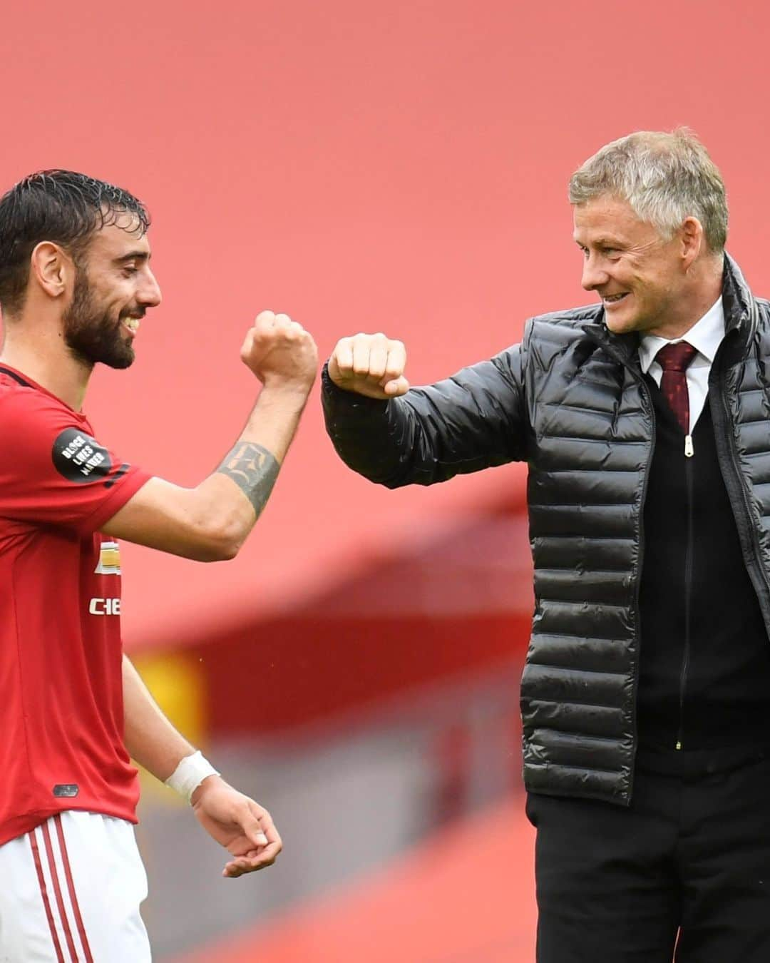 マンチェスター・ユナイテッドさんのインスタグラム写真 - (マンチェスター・ユナイテッドInstagram)「One bosses the midfield, the other bosses #MUFC. 🤜🤛 #PremierLeague」7月5日 1時36分 - manchesterunited