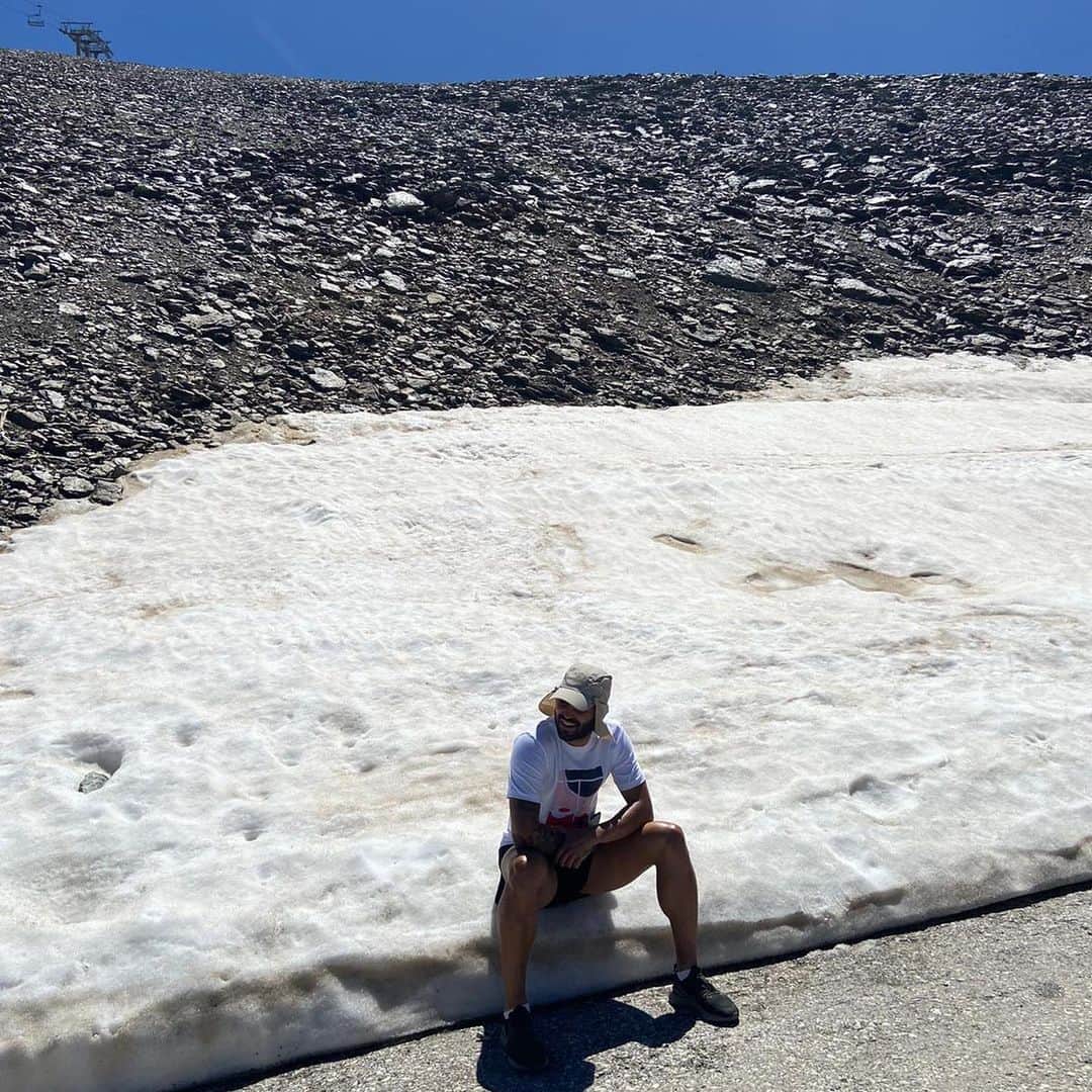ヘセ・ロドリゲスさんのインスタグラム写真 - (ヘセ・ロドリゲスInstagram)「Entrenamiento diferente👌🏽 Subida al pico veleta 3.398 metros 🔝🤙🏽👏🏽👏🏽👏🏽」7月5日 1時40分 - jeserodriguez10