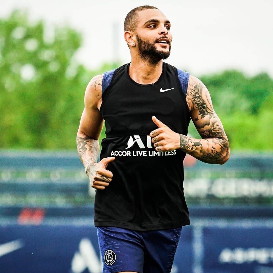 ライヴィン クルザワさんのインスタグラム写真 ライヴィン クルザワinstagram Tres Fier D Etre La Psg Focus 7月1日 2時29分 Kurzawa