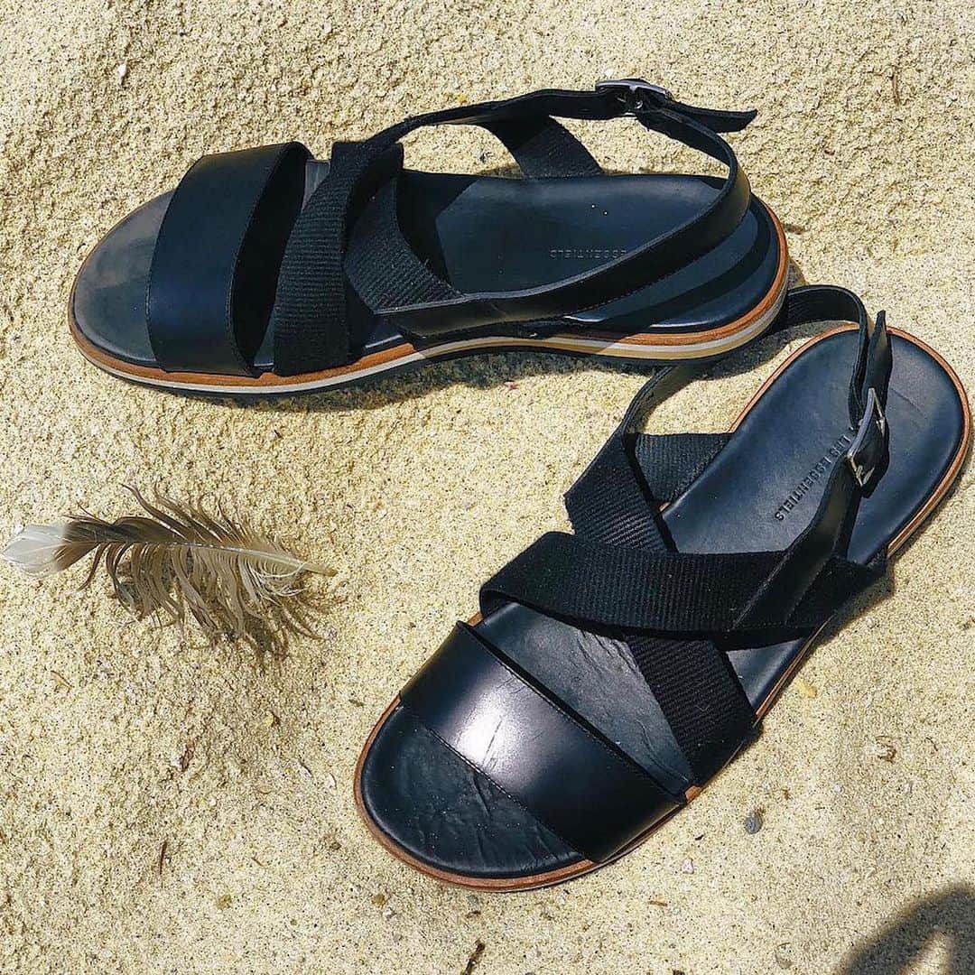 ウォントのインスタグラム：「Sun, sand & sandals.  Thank you for sharing @byeliasdesign ☀️  #wantlesessentiels」