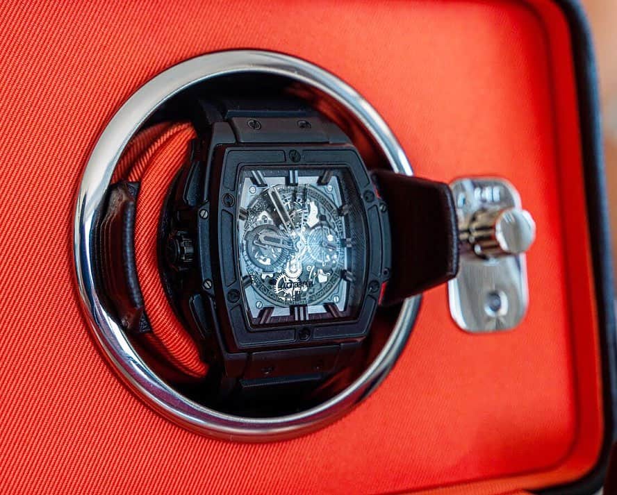 Kwebbelkopさんのインスタグラム写真 - (KwebbelkopInstagram)「Check out these two beauties! Nothing but the best for my finest watches. It’s all about the details. Some people like flashy jewelry others like fancy cars. I like to treat myself to luxury watches. There’s no better investment than the investment of time. Both these watches mean a lot to me. They both represent big milestones in my career. Whenever I wear them, it’s a reminder of the success I achieved.」7月5日 2時24分 - kwebbelkop