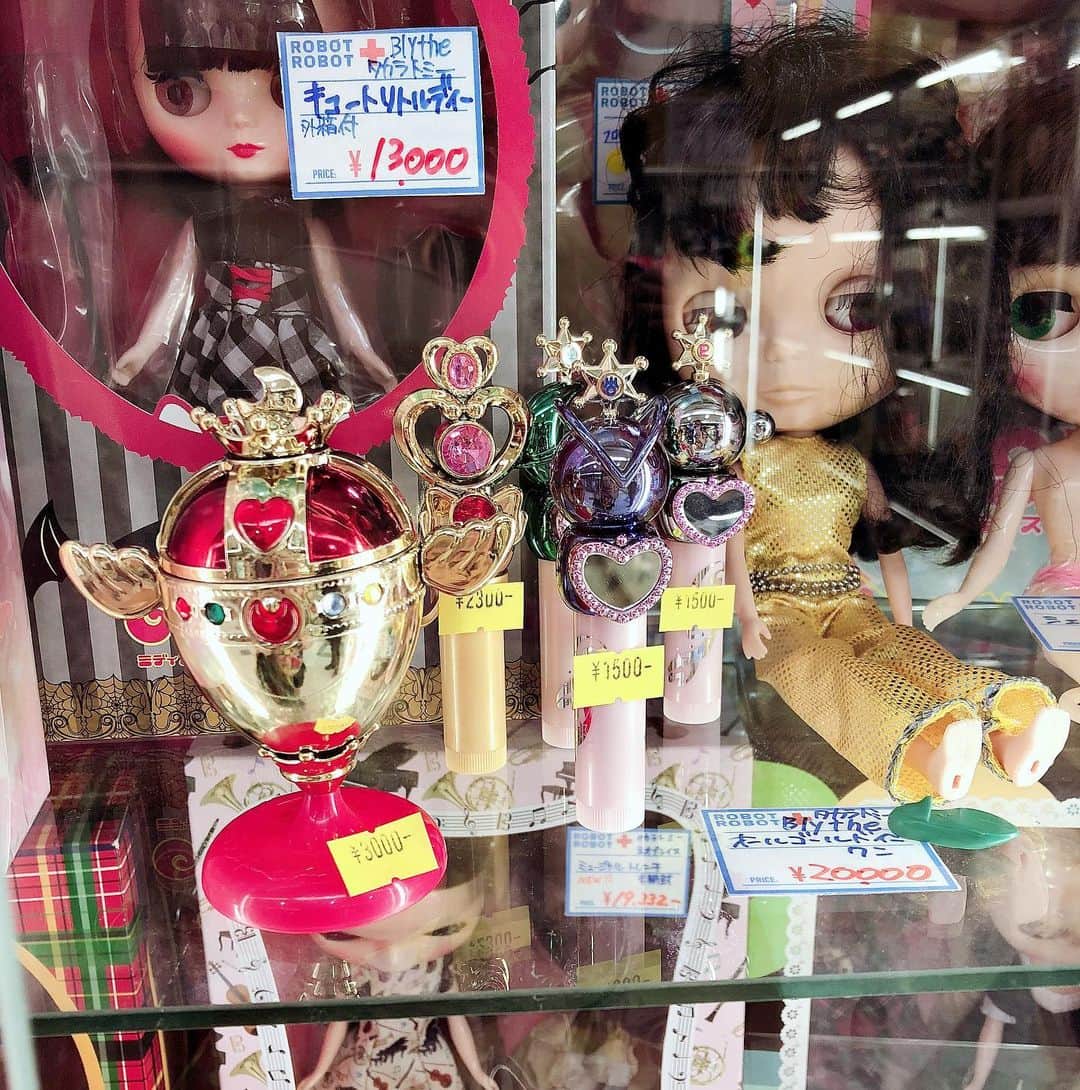 Sailor Moonさんのインスタグラム写真 - (Sailor MoonInstagram)「✨🌙 One of my fav places to find Sailor Moon items is Nakano Broadway! Here are some pics from my 2018 trip! Something doesn’t look right in the first pic tho.... 😂 🌙✨  #sailormoon #セーラームーン #tokyo #japan #travel #nakanobroadway」7月5日 2時27分 - sailormoon_sc