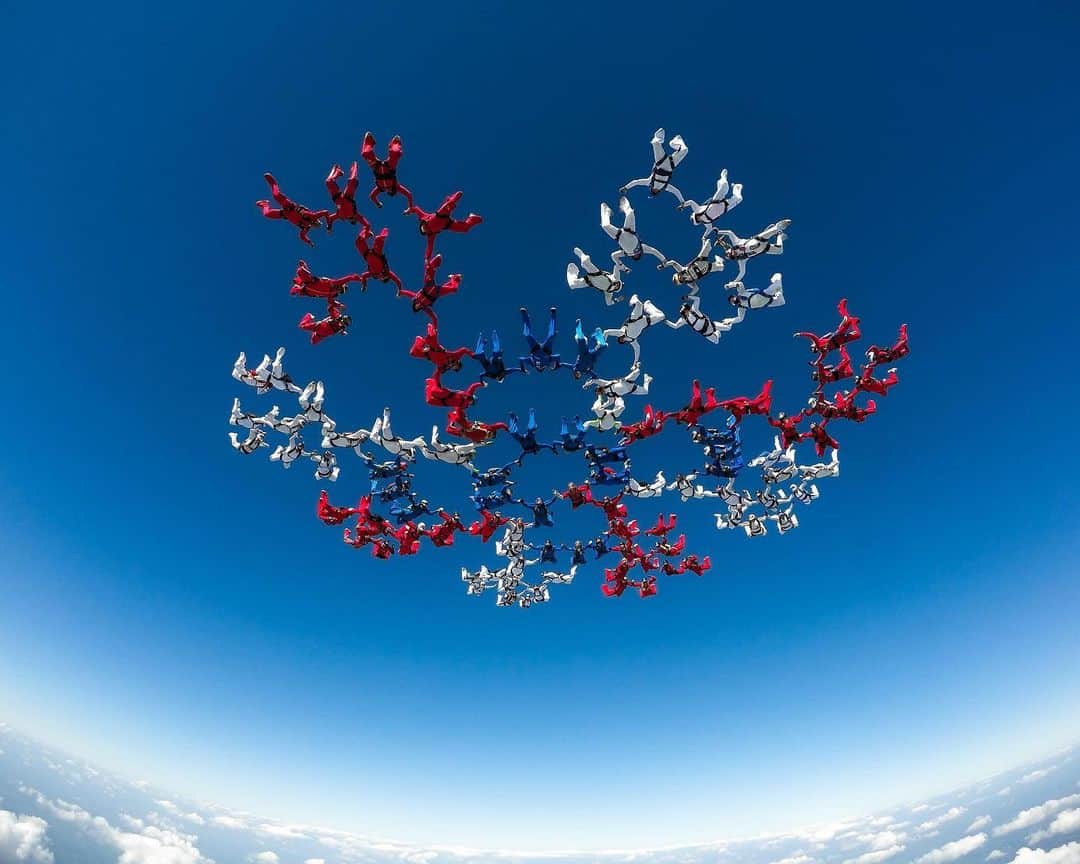 goproさんのインスタグラム写真 - (goproInstagram)「Photo of the Day: Happy #IndependenceDay 🇺🇸 ⠀⠀⠀⠀⠀⠀⠀⠀⠀ Andrey Veselov captured the freedom of freefall with 108 skydivers, from 5 different planes, flying as one ⭐️ ⠀⠀⠀⠀⠀⠀⠀⠀⠀ We deeply thank our veterans + active-duty service members who’ve bravely sacrificed to protect the #USA. ⠀⠀⠀⠀⠀⠀⠀⠀⠀ #GoPro #Skydiving #FreeFall #4thOfJuly」7月5日 2時31分 - gopro