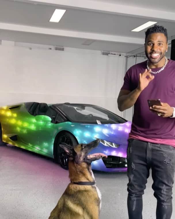 ジェイソン・デルーロのインスタグラム：「I could get in trouble for showing y’all this 🤫 #GhostDerulo」