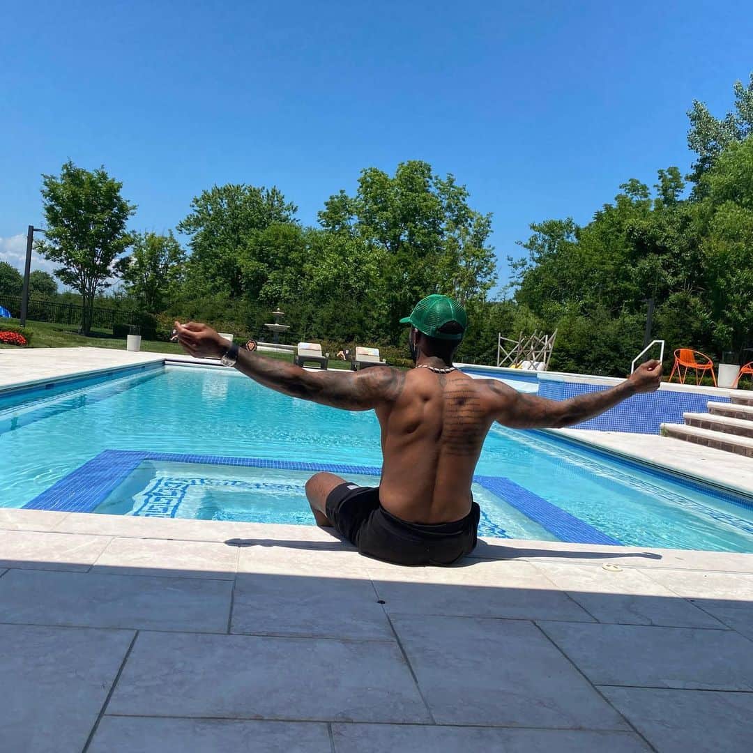 ホセ・レイエスのインスタグラム：「Namaste........」