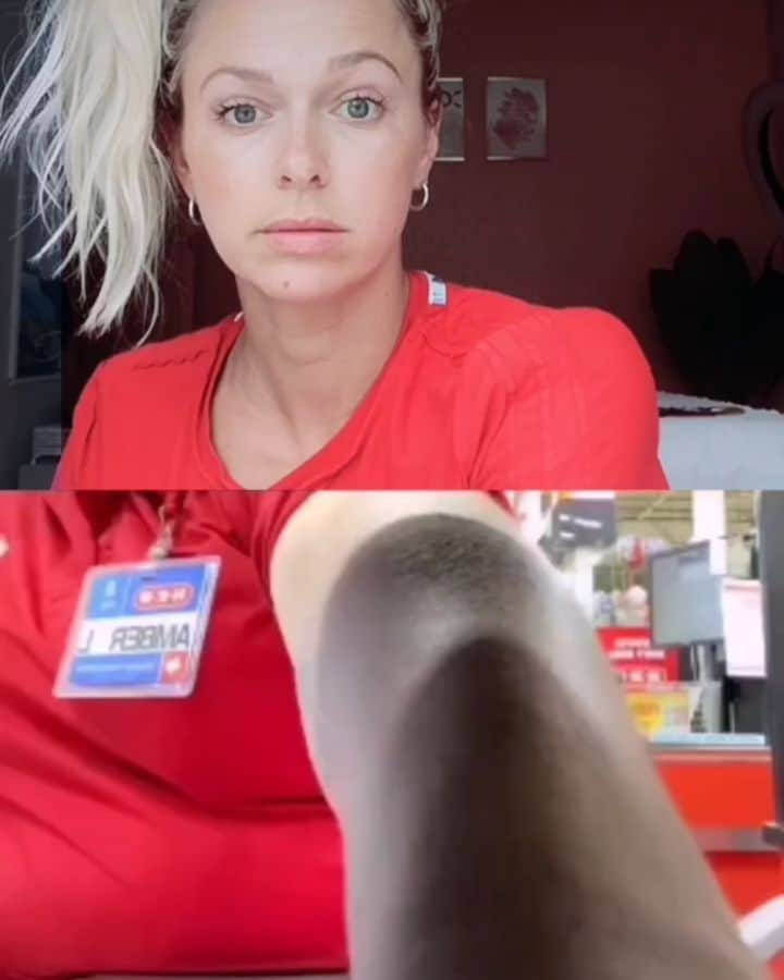 トニア・コーチのインスタグラム：「My day off of working out means one thing.... working for Aldi 🙌 now I understand why its so fun to make those bitches pack faster then life its self... Mwahahhahahahahaha 😂 #ticktock #checkouts」