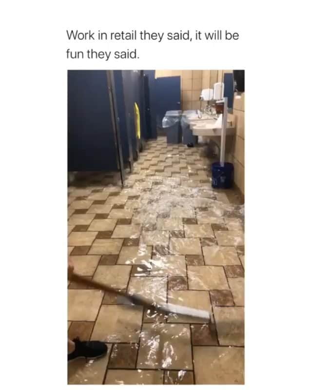 Funny Postsのインスタグラム：「••••••••••• 😂 Me, trying to sweep my problems away 💬 Video by: @latashamarie94 🎥 Double tap for more videos!」