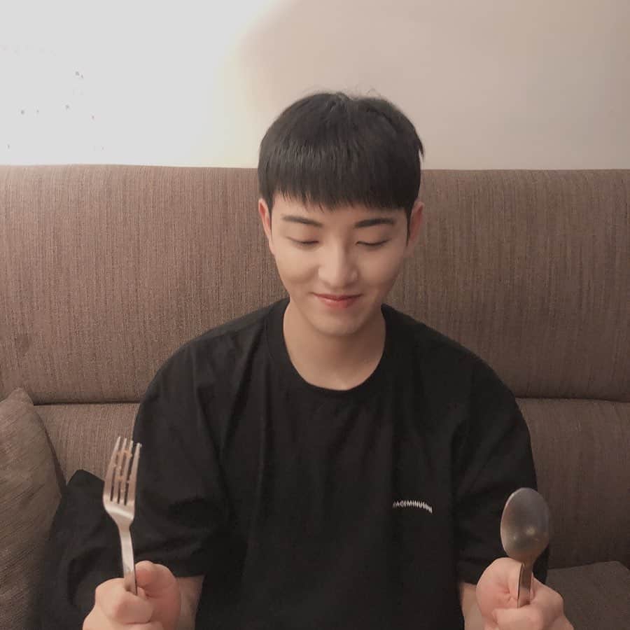 ヒョクジン のインスタグラム：「🍽💕」
