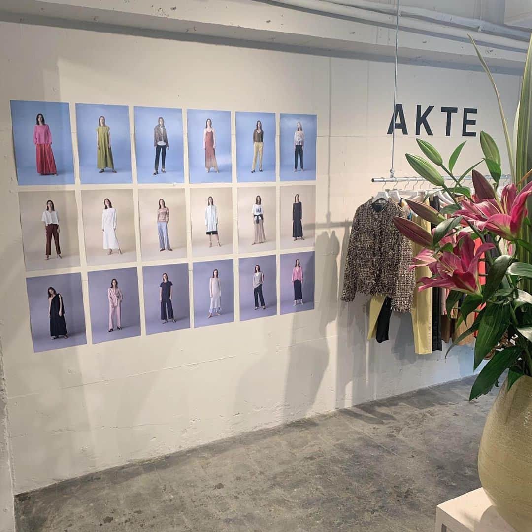 中瀬古ゆきなさんのインスタグラム写真 - (中瀬古ゆきなInstagram)「7/3.4 @akte_official Autumn collectionのお手伝いでした☺️🧡 ・ 沢山お友達が来てくれて、 幸せすぎる2日間でした💕 Autumnも可愛いすぎて、たいっへんです😍👏 （もちろん沢山つけました👀笑） 7月から発売スタートになるので AKTEファンの皆様お楽しみに。。💕 ・ そして今朝はもう大爆睡😴笑 久しぶりにお昼まで寝ました🤣 今日はこれから都知事選に行って、 ゆっくり過ごす日曜日にします☺️✨ ・ #akte #love」7月5日 13時52分 - yuch1129