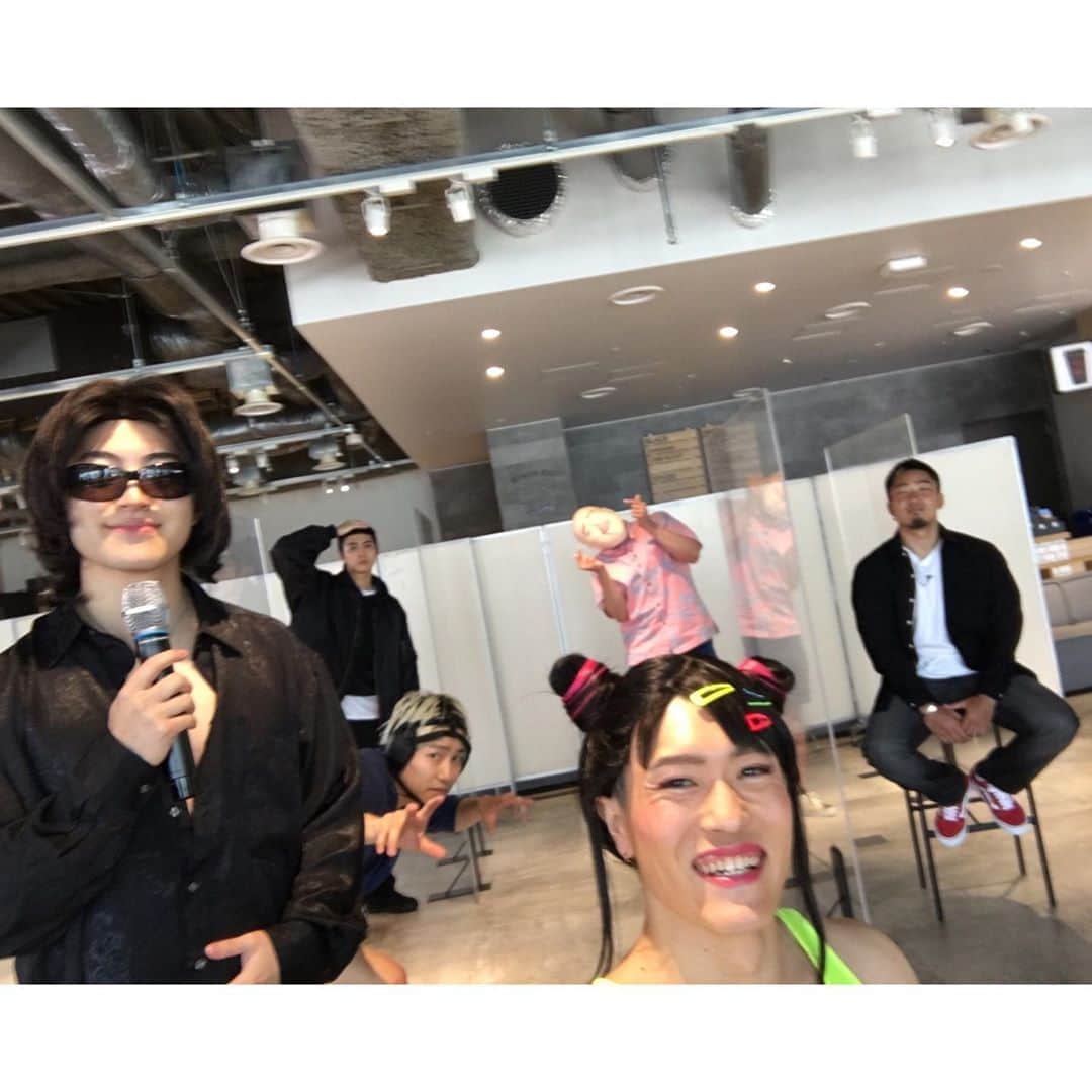 GENERATIONS高校TVのインスタグラム：「ツカちゃんカメラで みんなでパチリ🤳♡ . なりきりすぎて 収録後も個性が大渋滞！？ . 公式Twitter @gene_kou で検索🔍 ........................................................... #ABEMA #ジェネ高 #GENE高 #GENERATIONSfromEXILETRIBE #GENERATIONS  #GENE #ジェネレーションズ #ジェネ #ジェネ犬 #小森隼 #白濱亜嵐 #数原龍友 #中務裕太 #片寄涼太 #佐野玲於 #関口メンディー #隼 #亜嵐 #龍友 #裕太 #涼太 #玲於 #メンディー」