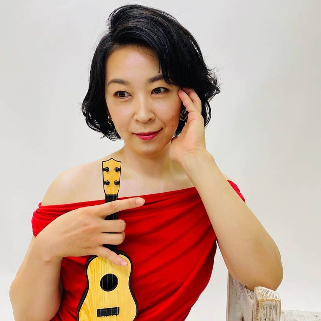 グリフォン國松さんのインスタグラム写真 - (グリフォン國松Instagram)「高嶋ちさ子さん、はじめました🎻✨  YouTube【グリフォンch】にて、「高嶋ちさ子メイクができるまで」も公開中✨ （プロフィールからもとべるよ） ＊ #高嶋ちさ子 #ザワつく金曜日 #ものまね #ものまねメイク #ヴァイオリニスト」7月5日 14時03分 - megumi_kunimatsu