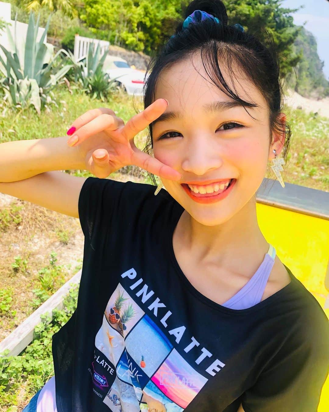 ニコ☆プチのインスタグラム：「☀️ 夏の女こと、中山さんちのアヤカちゃん😘🌈 アヤカパワーで晴れて……😭🌤 . . . #中山あやか」