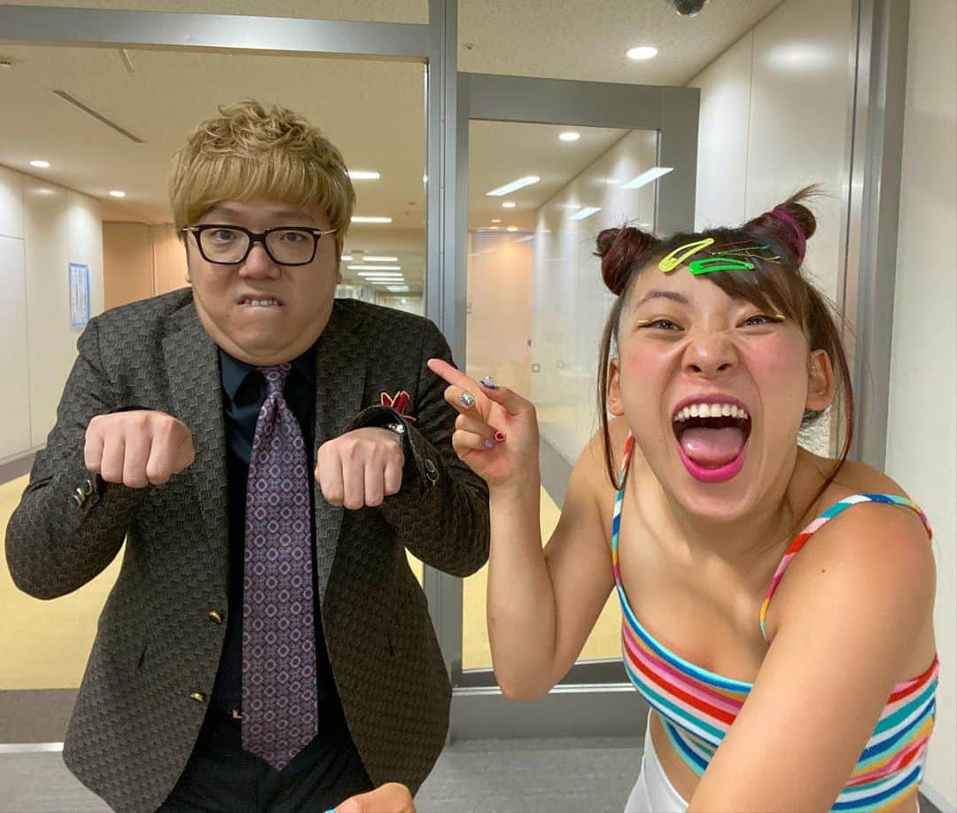 HIKAKINのインスタグラム：「フワちゃんに初めて会ったけど、元気の塊だったwww」